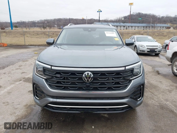 2024 Volkswagen Atlas SEL Premium R-Line z VIN 1V2FR2CA0RC523772, wystawiony jako IAAI lot #41544482 z przebiegiem 7 703 mil mil oraz . Historia ofert i sprzedaży dostępna na DreamBid. Obrazek 13.