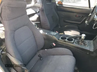 1990 Mazda MX-5 Miata z VIN JM1NA3511L0106323, wystawiony jako Copart lot #50449685 z przebiegiem 179 018 mil mil oraz Szkoda całkowita • Salvage title. Historia ofert i sprzedaży dostępna na DreamBid. Obrazek 10.
