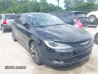 2015 Chrysler 200 S z VIN 1C3CCCBGXFN529987, wystawiony jako IAAI lot #42349720 z przebiegiem 168 235 mil mil oraz . Historia ofert i sprzedaży dostępna na DreamBid. Obrazek 1.
