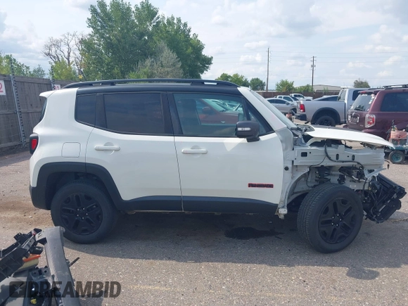 2018 Jeep Renegade Trailhawk with VIN ZACCJBCB9JPG76350, listed as a IAAI auction lot 40249880 with 74,926 mi miles. Bid and sale history available at carsss.com. Image 14.