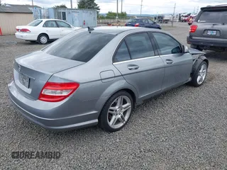 2008 Mercedes-Benz C 300 Sport z VIN WDDGF54X88R014131, wystawiony jako IAAI lot #42322775 z przebiegiem 153 237 mil mil oraz . Historia ofert i sprzedaży dostępna na DreamBid. Obrazek 4.
