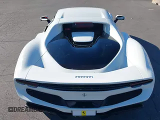 2024 Ferrari 296 GTB z VIN ZFF99SLA6R0303425, wystawiony jako IAAI lot #39193585 z przebiegiem Nie podano mil oraz . Historia ofert i sprzedaży dostępna na DreamBid. Obrazek 17.