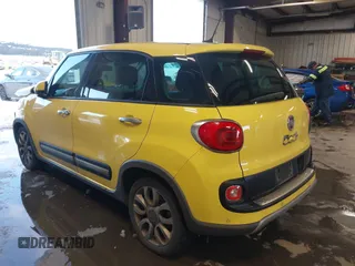 2014 FIAT 500L Trekking with VIN ZFBCFADH7EZ029115, listed as a IAAI auction lot 41535626 with 51,608 mi miles and . Bid and sale history available at DreamBid. Image 3.