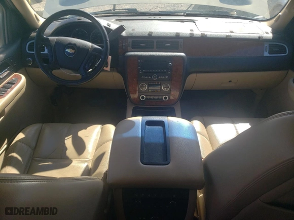 2007 Chevrolet Suburban LT with VIN 1GNFC16067R252699, listed as a Copart auction lot 46842015 with 279,283 mi miles and Salvage Title. Bid and sale history available at carsss.com. Image 8.