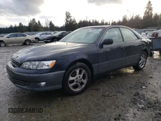 2001 Lexus ES 300 with VIN JT8BF28G015105905, listed as a Copart auction lot 46183805 with 202,449 mi miles and Salvage Title. Bid and sale history available at DreamBid. Image 1.