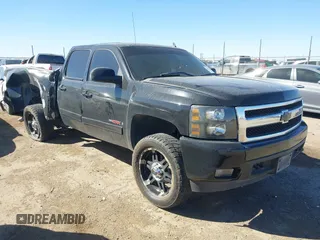 2008 Chevrolet Silverado 1500 LTZ with VIN 2GCEK13Y081241547, listed as a IAAI auction lot 41724991 with 224,143 mi miles. Bid and sale history available at carsss.com. Image 1.