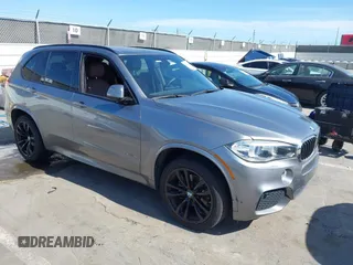 2015 BMW X5 xDrive35i z VIN 5UXKR0C58F0K58358, wystawiony jako IAAI lot #42273034 z przebiegiem Nie podano mil oraz . Historia ofert i sprzedaży dostępna na DreamBid. Obrazek 1.