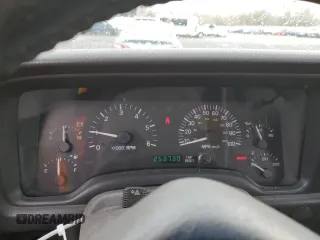 2000 Jeep Cherokee Classic with VIN 1J4FF58S3YL104384, listed as a Copart auction lot 46645415 with 253,730 mi miles and Salvage Title. Bid and sale history available at carsss.com. Image 9.