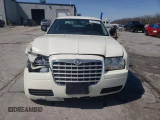 2005 Chrysler 300 with VIN 2C3JA43R65H621284, listed as a Copart auction lot 52372225 with 139,417 mi miles and Salvage Title. Bid and sale history available at carsss.com. Image 5.