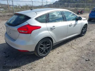 2016 Ford Focus SE with VIN 1FADP3K26GL321391, listed as a IAAI auction lot 41988249 with 82,222 mi miles. Bid and sale history available at carsss.com. Image 4.