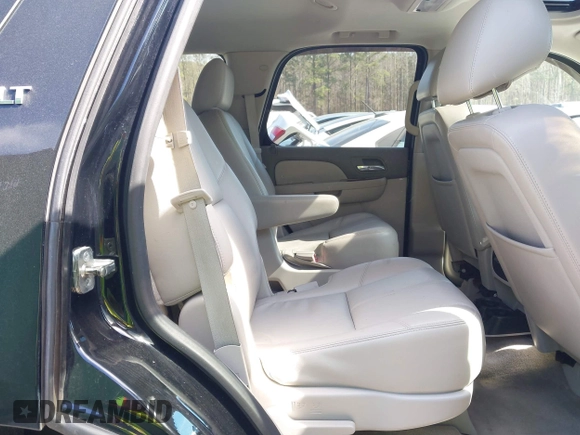 2014 Chevrolet Tahoe LT z VIN 1GNSCBE02ER181908, wystawiony jako IAAI lot #41628601 z przebiegiem 189 151 mil mil oraz . Historia ofert i sprzedaży dostępna na DreamBid. Obrazek 8.