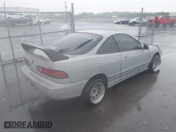 1995 Acura Integra LS z VIN JH4DC4457SS031225, wystawiony jako IAAI lot #42372992 z przebiegiem 288 854 mil mil oraz . Historia ofert i sprzedaży dostępna na DreamBid. Obrazek 4.