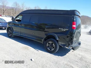 2018 GMC Savana Cargo Van with VIN 1GTW7BFG5J1160683, listed as a IAAI auction lot 41822345 with 81,359 mi miles. Bid and sale history available at carsss.com. Image 3.