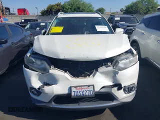 2015 Nissan Rogue SV with VIN 5N1AT2MVXFC758900, listed as a IAAI auction lot 41999538 with 104,478 mi miles and . Bid and sale history available at carsss.com. Image 13.