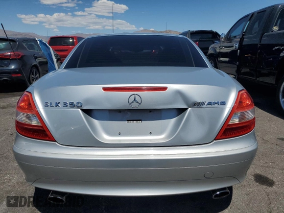 2005 Mercedes-Benz SLK 230/320 z VIN WDBWK56F35F022445, wystawiony jako Copart lot #53708015 z przebiegiem 130 264 mil mil oraz Szkoda całkowita • Salvage title. Historia ofert i sprzedaży dostępna na DreamBid. Obrazek 6.