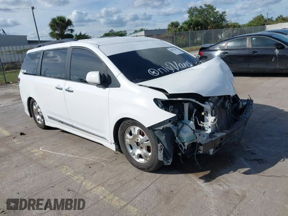 2015 Toyota Sienna SE with VIN 5TDXK3DC4FS678965, listed as a IAAI auction lot 40817635 with 147,027 mi miles. Bid and sale history available at carsss.com. Image 1.