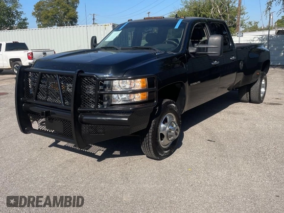 2014 Chevrolet Silverado 3500HD LT with VIN 1GC4K0C8XEF101046, listed as a Copart auction lot 76962694 with 225,339 mi miles and Clean Title. Bid and sale history available at carsss.com. Image 2.
