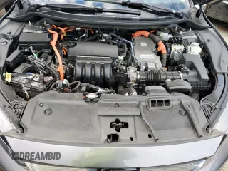 2018 Honda Clarity Plug-In Hybrid with VIN JHMZC5F15JC021193, listed as a Copart auction lot 41731384 with 91,611 mi miles. Bid and sale history available at carsss.com. Image 11.