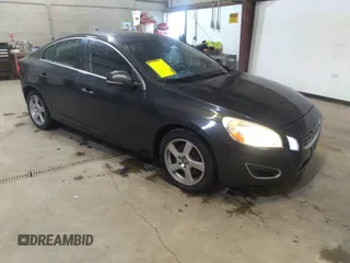 2013 Volvo S60 T5 Premier with VIN YV1612FS4D2181457, listed as a IAAI auction lot 41751688 with 154,060 mi miles. Bid and sale history available at carsss.com. Image 1.