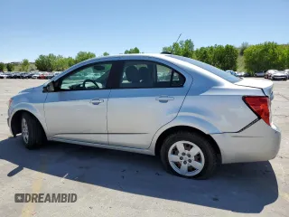2016 Chevrolet Sonic LS z VIN 1G1JA5SH2G4101568, wystawiony jako Copart lot #57529175 z przebiegiem 56 780 mil mil oraz Szkoda całkowita • Salvage title. Historia ofert i sprzedaży dostępna na DreamBid. Obrazek 2.