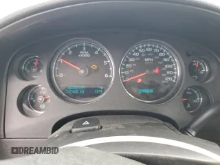 2009 Chevrolet Suburban 2LT z VIN 1GNFC26039R220026, wystawiony jako Copart lot #55475715 z przebiegiem 137 480 mil mil oraz Szkoda całkowita • Salvage title. Historia ofert i sprzedaży dostępna na DreamBid. Obrazek 9.