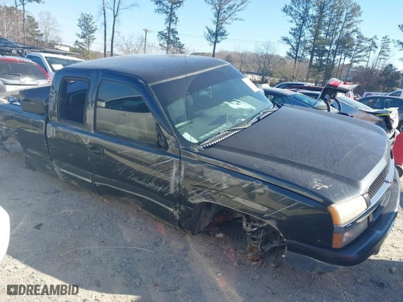 2003 Chevrolet Silverado 1500 Work Truck with VIN 2GCEC19XX31352031, listed as a IAAI auction lot 41283482 with 131,106 mi miles. Bid and sale history available at carsss.com. Image 12.