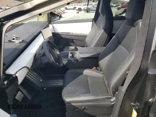 2024 Tesla Cybertruck с VIN 7G2CEHED5RA004045, выставлен на аукционе Copart как лот 48466055 с пробегом 6 580 миль миль и Списание • Salvage title. История ставок и продаж доступна на DreamBid. Изображение 7.