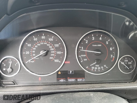 2016 BMW 3 Series 328i xDrive z VIN WBA8E3C52GK503313, wystawiony jako Copart lot #51678265 z przebiegiem 166 991 mil mil oraz Szkoda całkowita • Salvage title. Historia ofert i sprzedaży dostępna na DreamBid. Obrazek 9.