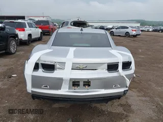 2011 Chevrolet Camaro 2LS z VIN 2G1FA1ED4B9130020, wystawiony jako IAAI lot #42097123 z przebiegiem 91 285 mil mil oraz . Historia ofert i sprzedaży dostępna na DreamBid. Obrazek 16.