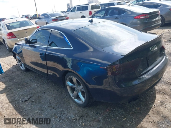 2012 Audi A5 Premium Plus z VIN WAULFAFR3CA028085, wystawiony jako IAAI lot #42181163 z przebiegiem 112 134 mil mil oraz . Historia ofert i sprzedaży dostępna na DreamBid. Obrazek 3.