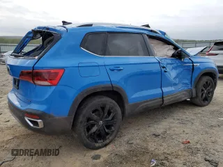 2022 Volkswagen Taos SE z VIN 3VVLX7B27NM062985, wystawiony jako Copart lot #51644395 z przebiegiem 41 883 mil mil oraz Szkody całkowita. Historia ofert i sprzedaży dostępna na DreamBid. Obrazek 3.