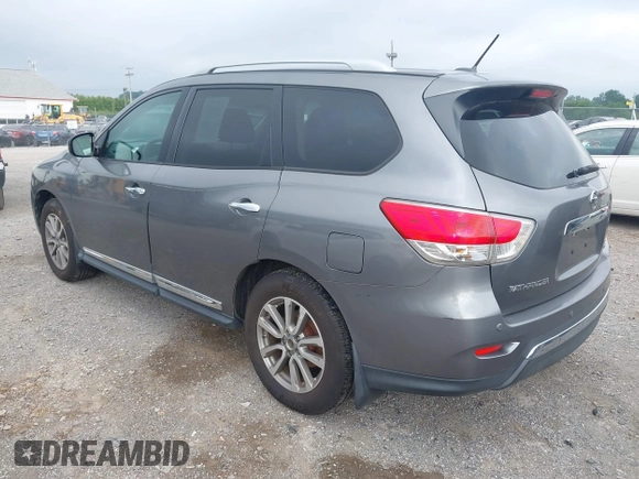 2015 Nissan Pathfinder SL z VIN 5N1AR2MMXFC680933, wystawiony jako IAAI lot #42790811 z przebiegiem 156 584 mil mil oraz . Historia ofert i sprzedaży dostępna na DreamBid. Obrazek 3.
