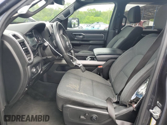 2021 Ram 1500 Big Horn z VIN 1C6SRFFT5MN695160, wystawiony jako Copart lot #54244825 z przebiegiem 118 241 mil mil oraz Szkoda całkowita • Salvage title. Historia ofert i sprzedaży dostępna na DreamBid. Obrazek 7.