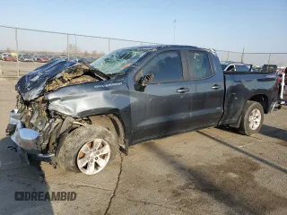 2020 Chevrolet Silverado 1500 LT with VIN 1GCRYDED4LZ219305, listed as a Copart auction lot 46810295 with 104,019 mi miles and Clean Title. Bid and sale history available at carsss.com. Image 1.