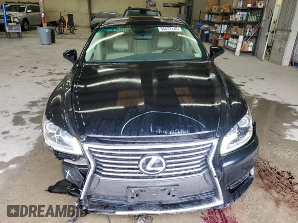 2013 Lexus LS 460 z VIN JTHCL5EF2D5016819, wystawiony jako Copart lot #56473145 z przebiegiem 102 293 mil mil oraz Szkody całkowita. Historia ofert i sprzedaży dostępna na DreamBid. Obrazek 5.