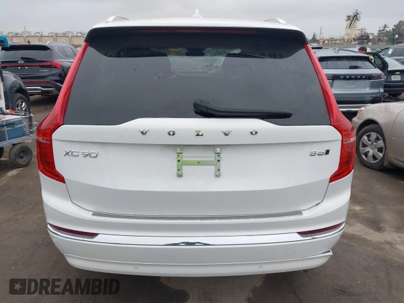 2024 Volvo XC90 Plus Bright Theme with VIN YV4062PE6R1226477, listed as a IAAI auction lot 41882985 with 15,057 mi miles and . Bid and sale history available at DreamBid. Image 17.