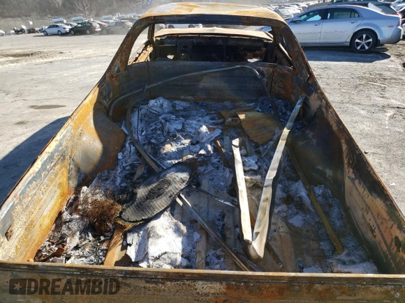 1986 Chevrolet El Camino z VIN 3GCCW80Z0GS917385, wystawiony jako Copart lot #89348085 z przebiegiem Nie podano mil oraz Szkoda całkowita • Salvage title. Historia ofert i sprzedaży dostępna na DreamBid. Obrazek 10.