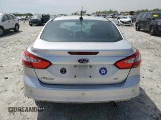 2013 Ford Focus SE z VIN 1FADP3F2XDL258267, wystawiony jako Copart lot #51500095 z przebiegiem 144 370 mil mil oraz Tytuł czysty. Historia ofert i sprzedaży dostępna na DreamBid. Obrazek 6.