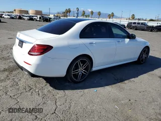 2019 Mercedes-Benz E-Class E 300 with VIN WDDZF4JB7KA605701, listed as a Copart auction lot 38572993 with 60,909 mi miles. Bid and sale history available at carsss.com. Image 3.