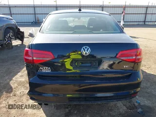 2015 Volkswagen Jetta SE z VIN 3VWD07AJ3FM266598, wystawiony jako IAAI lot #41757080 z przebiegiem 127 815 mil mil oraz . Historia ofert i sprzedaży dostępna na DreamBid. Obrazek 17.