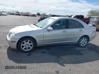 2003 Mercedes-Benz C 320 с VIN WDBRF64J03F376239, выставлен на аукционе IAAI как лот 41571617 с пробегом 138 303 миль миль и . История ставок и продаж доступна на DreamBid. Изображение 15.