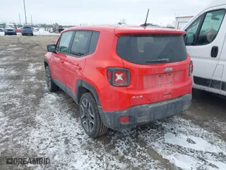 2021 Jeep Renegade Upland Edition with VIN ZACNJDAB1MPM21927, listed as a IAAI auction lot 41636352 with 120,125 mi miles. Bid and sale history available at carsss.com. Image 3.