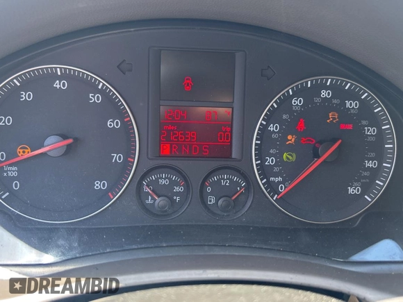 2006 Volkswagen Jetta z VIN 3VWRG81K46M724245, wystawiony jako Copart lot #57293785 z przebiegiem 212 639 mil mil oraz Czysty tytuł • Clean title. Historia ofert i sprzedaży dostępna na DreamBid. Obrazek 8.