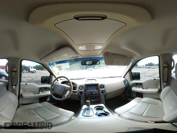 2008 Ford F-150 XLT с VIN 1FTPW12V08FB99006, выставлен на аукционе IAAI как лот 42611063 с пробегом 141 254 миль миль и . История ставок и продаж доступна на DreamBid. Изображение 18.