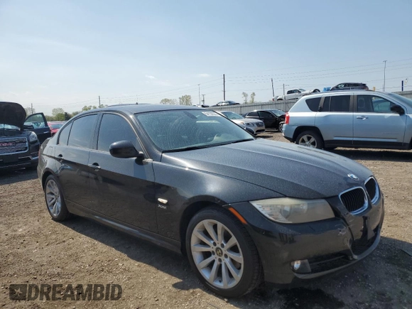 2011 BMW 3 Series 328i xDrive z VIN WBAPK5G57BNN30721, wystawiony jako Copart lot #54138535 z przebiegiem 145 049 mil mil oraz Szkody całkowita. Historia ofert i sprzedaży dostępna na DreamBid. Obrazek 4.