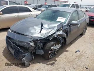 2023 Nissan Altima SV z VIN 1N4BL4DV3PN317528, wystawiony jako IAAI lot #42130756 z przebiegiem 73 037 mil mil oraz . Historia ofert i sprzedaży dostępna na DreamBid. Obrazek 17.