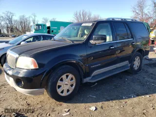 2004 Lincoln Navigator Luxury with VIN 5LMFU27R24LJ00905, listed as a Copart auction lot 82561364 with 181,618 mi miles and Clean Title. Bid and sale history available at carsss.com. Image 1.