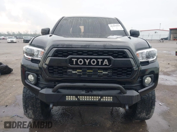 2017 Toyota Tacoma SR5 with VIN 5TFCZ5AN6HX076769, listed as a IAAI auction lot 41889869 with 208,894 mi miles. Bid and sale history available at carsss.com. Image 12.