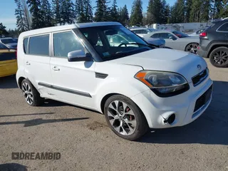 2013 Kia Soul ! with VIN KNDJT2A6XD7588593, listed as a IAAI auction lot 41692801 with 172,963 mi miles. Bid and sale history available at carsss.com. Image 1.