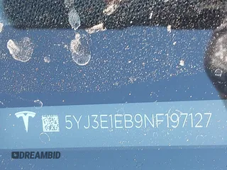 2022 Tesla Model 3 Long Range z VIN 5YJ3E1EB9NF197127, wystawiony jako IAAI lot #41366323 z przebiegiem 56 559 mil mil oraz . Historia ofert i sprzedaży dostępna na DreamBid. Obrazek 20.
